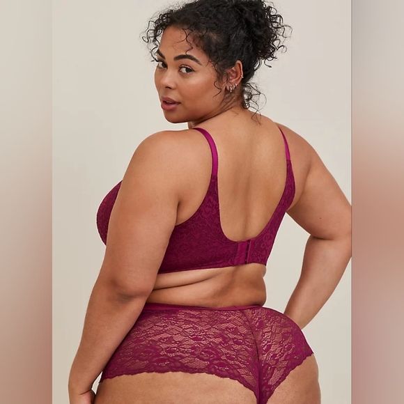 Torrid Navarra Fuchsia Pink Super Soft Lace Mid-Rise Cheeky Panty, size 00 - Picture 3 of 10